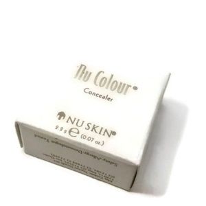 Nu Colour Skin Beneficial Concealer - LIGHT